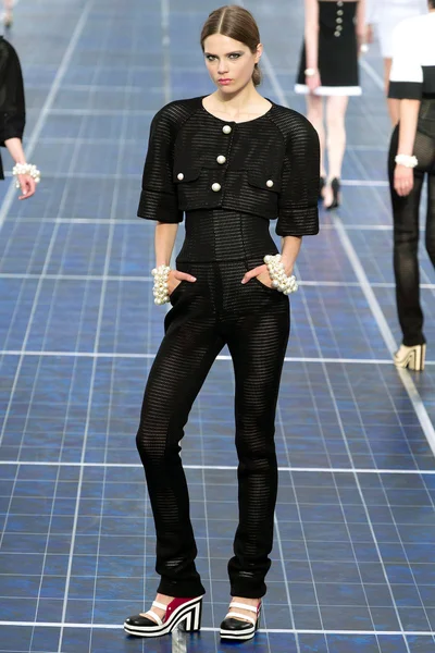 Look 13